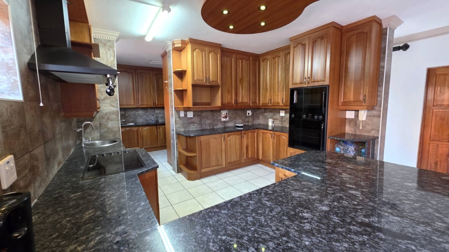 4 Bedroom Property for Sale in Ifafi North West